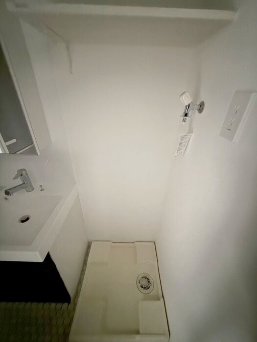 物件内観写真12　(洗濯機置場)