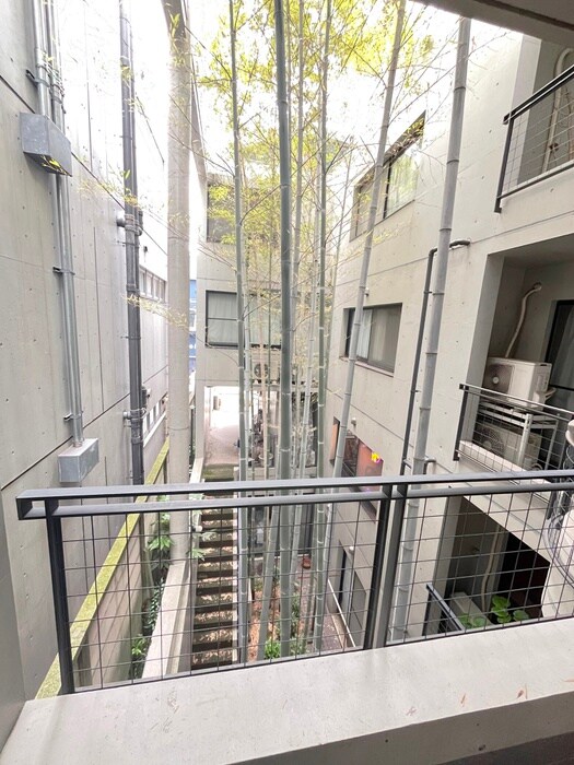 物件内観写真18　(室内からの展望)