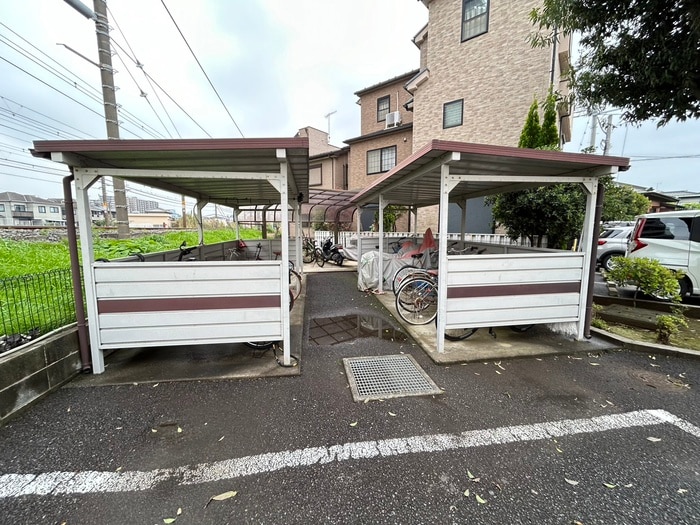 物件外観写真6　(駐輪場)