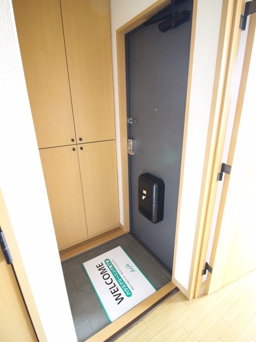 物件内観写真14　(玄関)