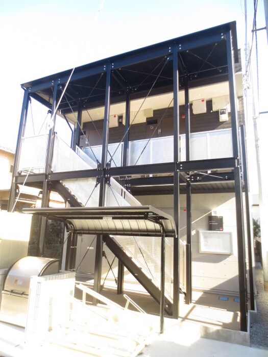 物件外観写真3　(エントランス部分)