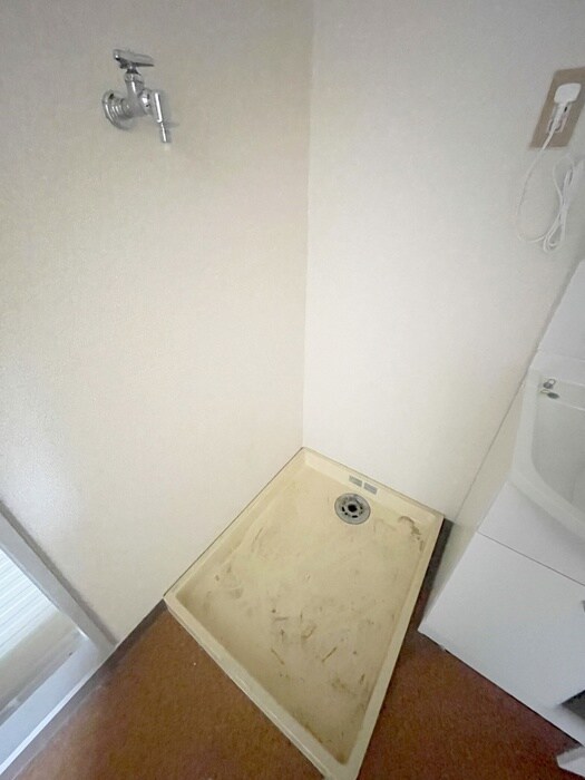 物件内観写真16　(洗濯機置場)