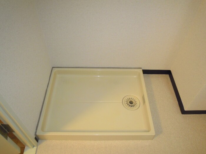 物件内観写真14　(洗濯機置場)