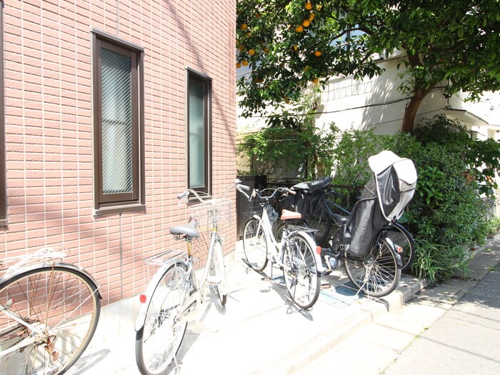 物件外観写真5　(駐輪場)