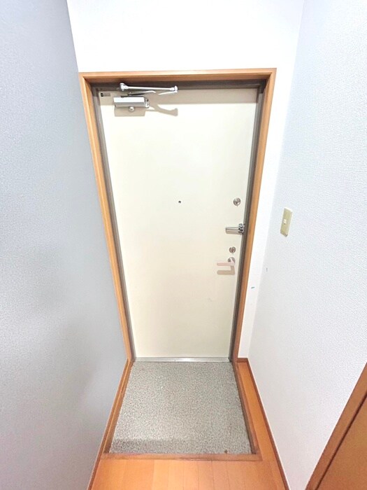 物件内観写真15　(玄関)