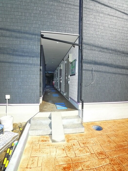 物件外観写真4　(エントランス部分)