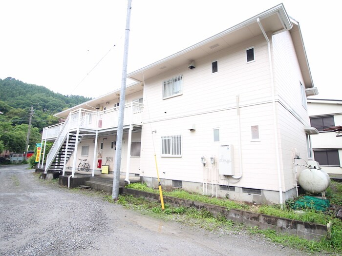 サンハイツ三内の外観写真