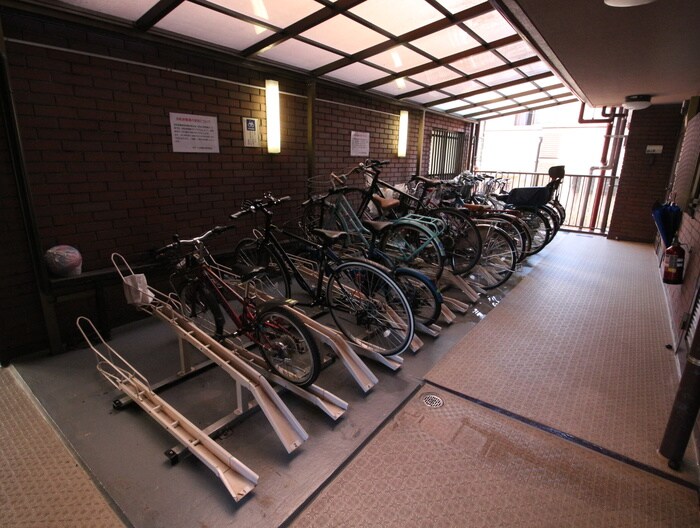 物件外観写真3　(駐輪場)