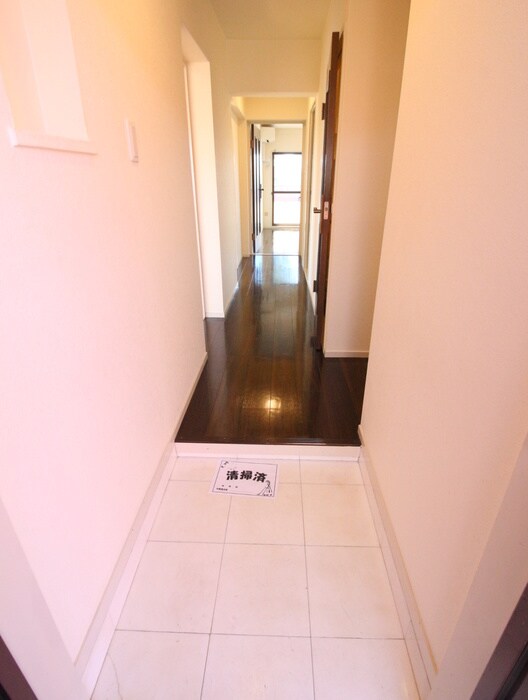 物件内観写真14　(玄関)