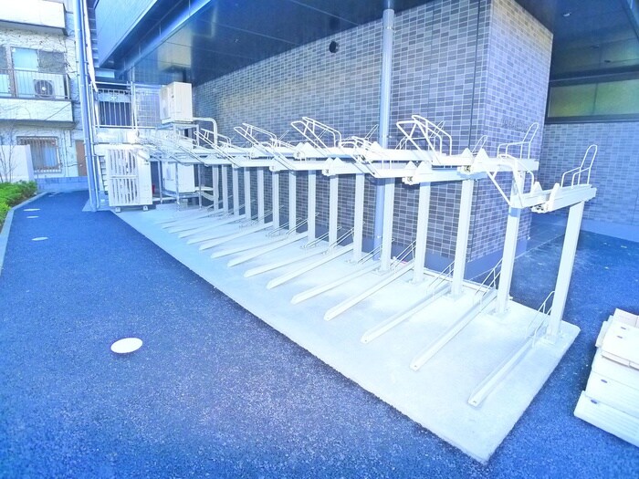 物件外観写真6　(駐輪場)