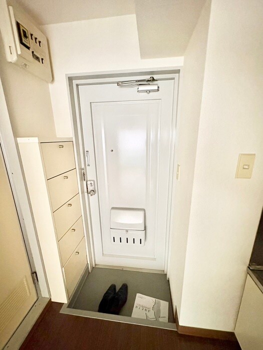 物件内観写真13　(玄関)