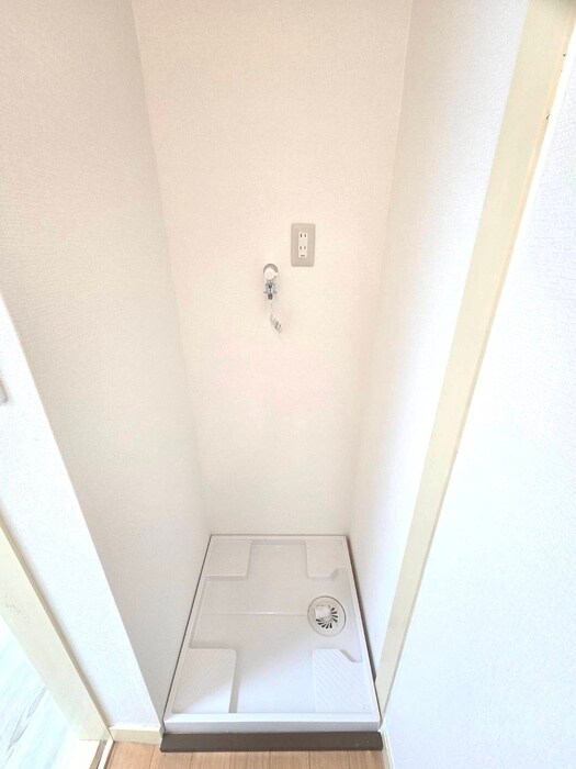 物件内観写真11　(洗濯機置場)