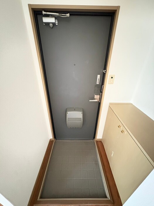 物件内観写真17　(玄関)