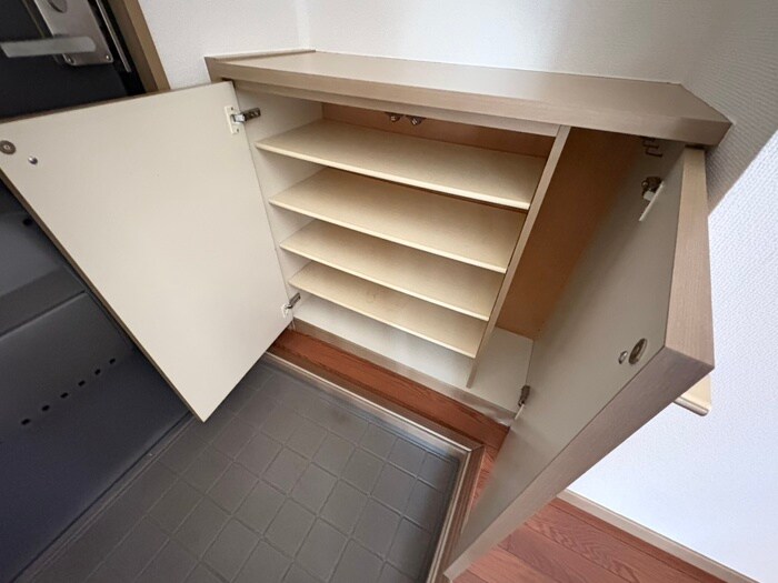 物件内観写真19　(靴箱)