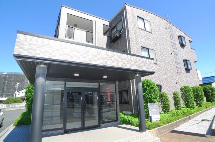 物件外観写真1　(エントランス部分)