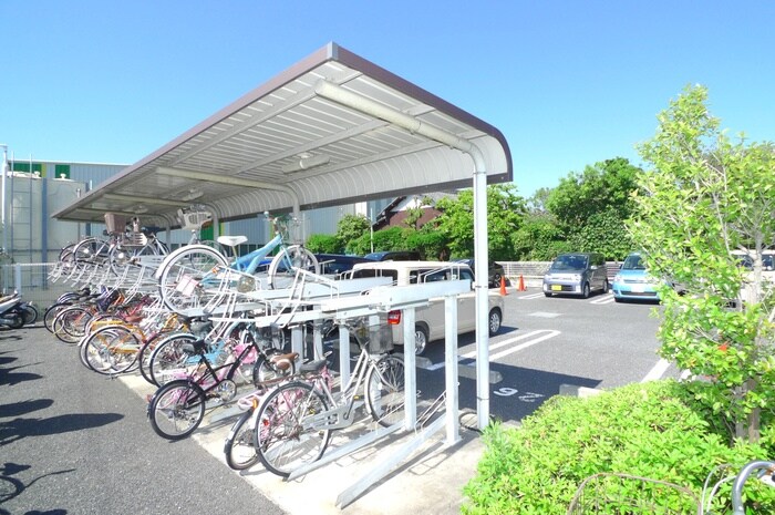 物件外観写真5　(駐輪場)