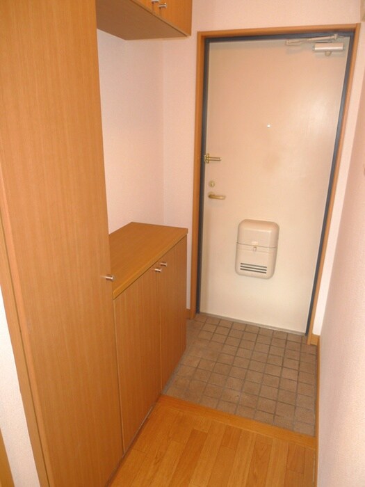 物件内観写真12　(玄関)