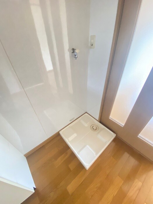 物件内観写真17　(洗濯機置場)