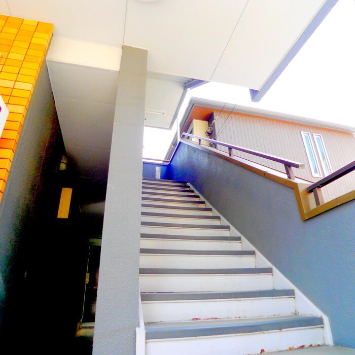 物件外観写真4　(エントランス部分)