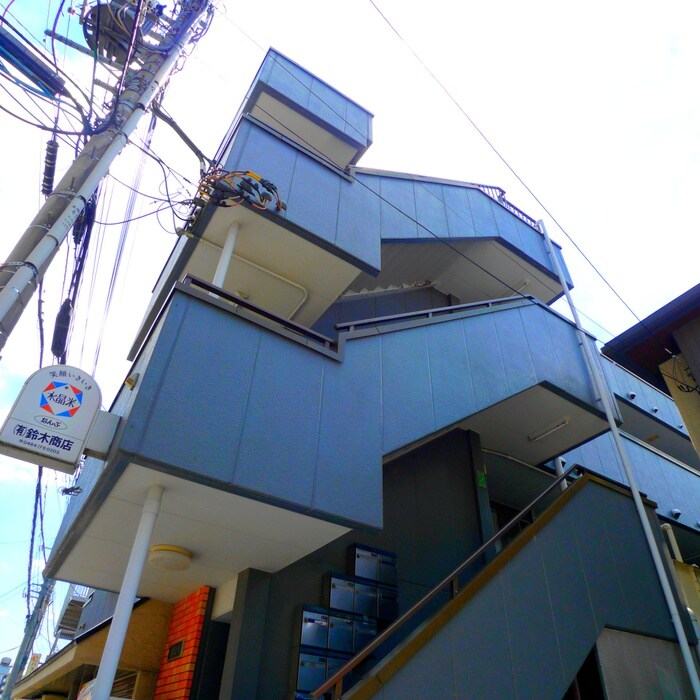 物件外観写真5　(エントランス部分)