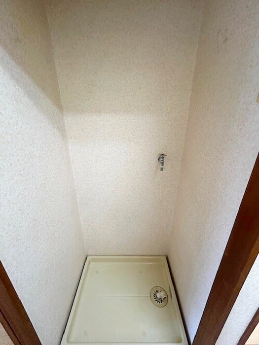 物件内観写真16　(洗濯機置場)