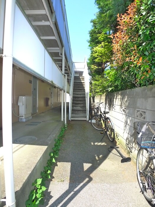 物件外観写真4　(エントランス部分)