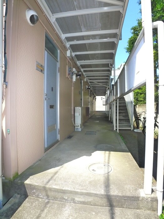 物件外観写真5　(エントランス部分)