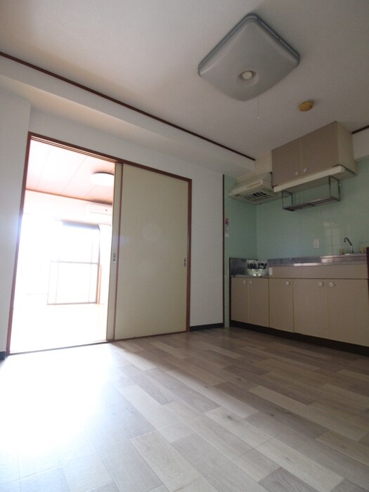 物件内観写真9　(居室)