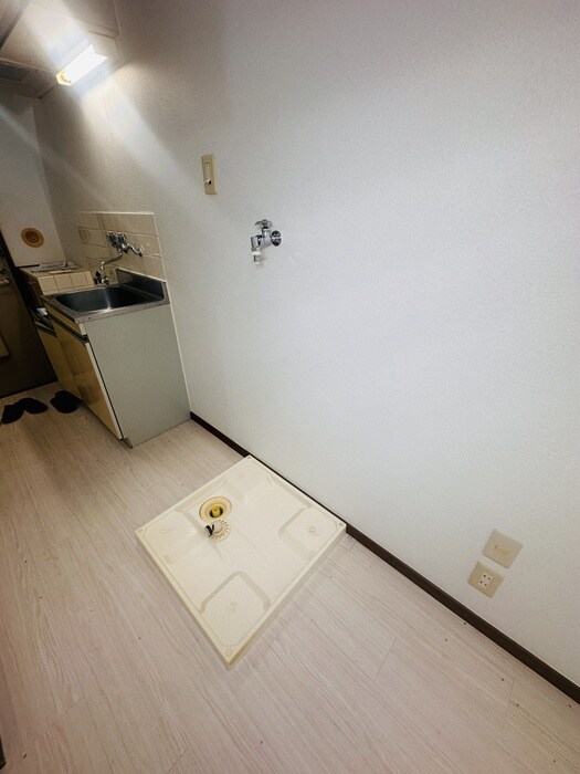 物件内観写真15　(洗濯機置場)