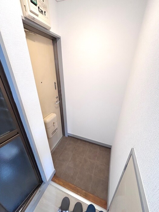 物件内観写真5　(玄関)