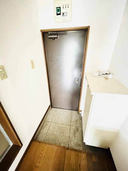 物件内観写真17　(玄関)