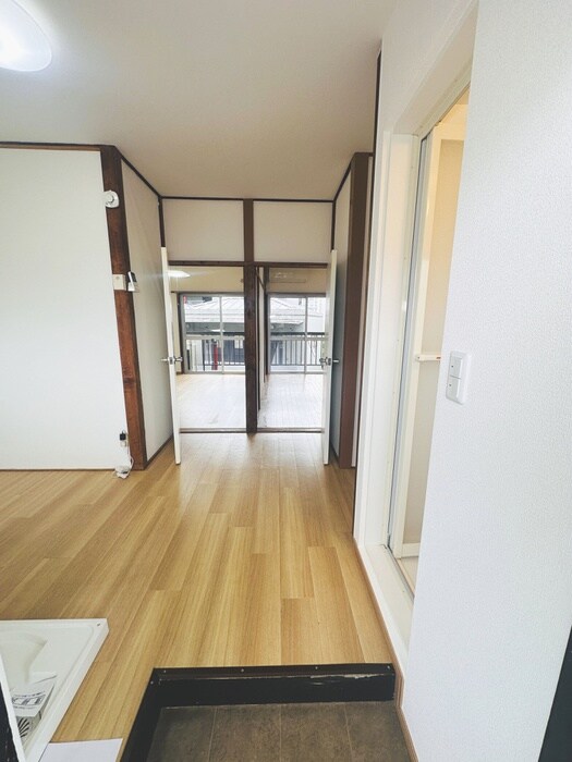 物件内観写真7　(玄関)