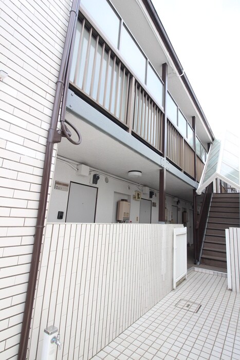 物件外観写真4　(エントランス部分)