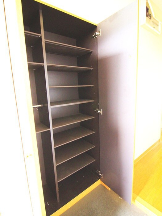 物件内観写真8　(靴箱)