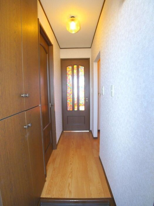 物件内観写真10　(玄関)