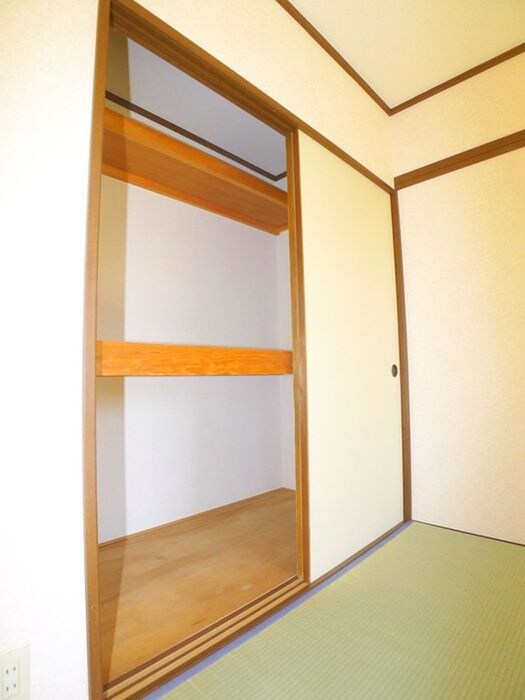 物件内観写真12　(収納)