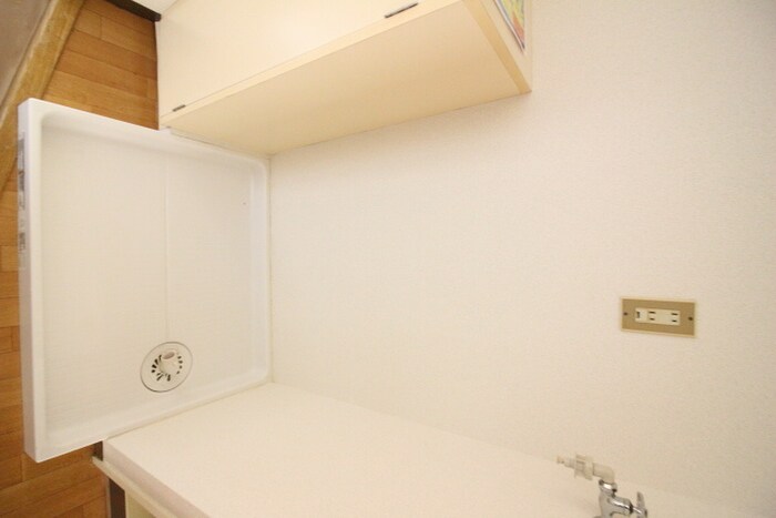 物件内観写真18　(洗濯機置場)