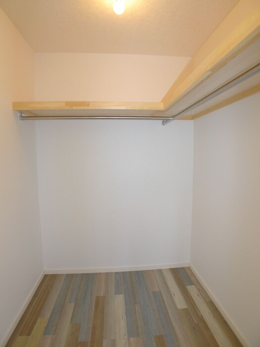 物件内観写真7　(収納)