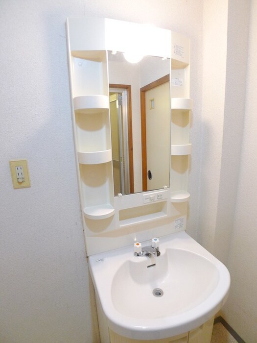 物件内観写真12　(洗面)