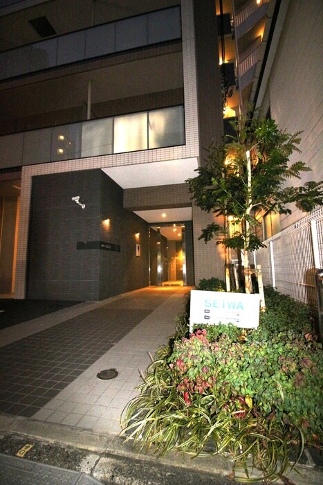 物件外観写真2　(エントランス部分)