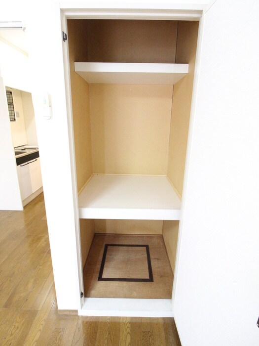 物件内観写真13　(収納)