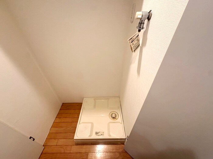 物件内観写真16　(洗濯機置場)