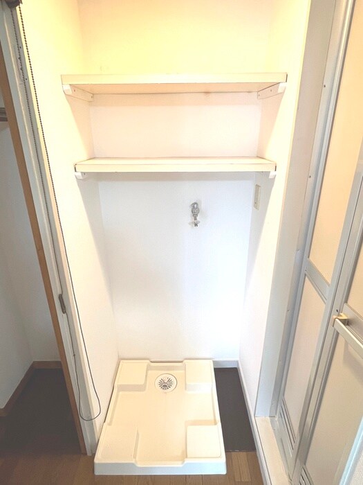 物件内観写真14　(洗濯機置場)