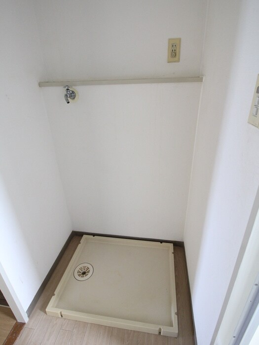 物件内観写真7　(洗濯機置場)