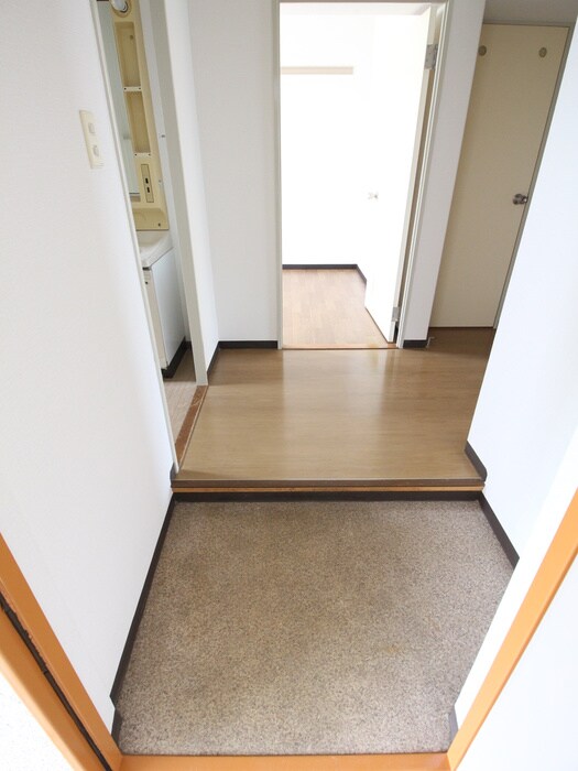 物件内観写真13　(玄関)