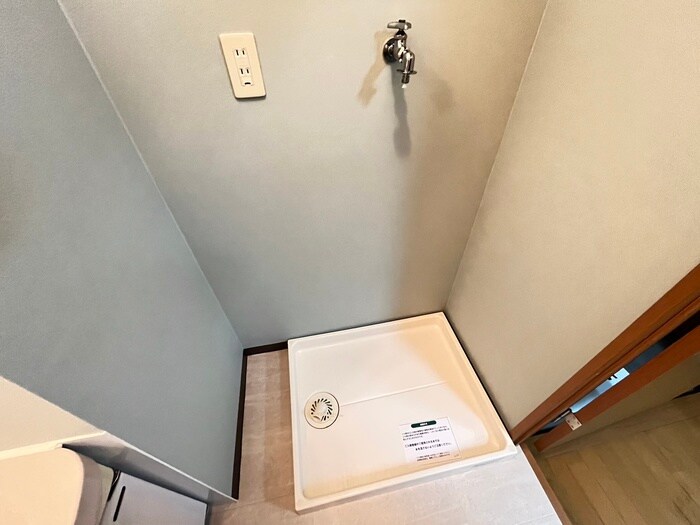 物件内観写真14　(洗濯機置場)