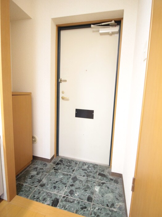 物件内観写真17　(玄関)