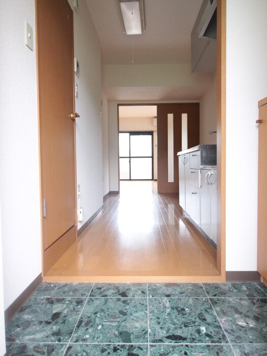 物件内観写真18　(玄関)