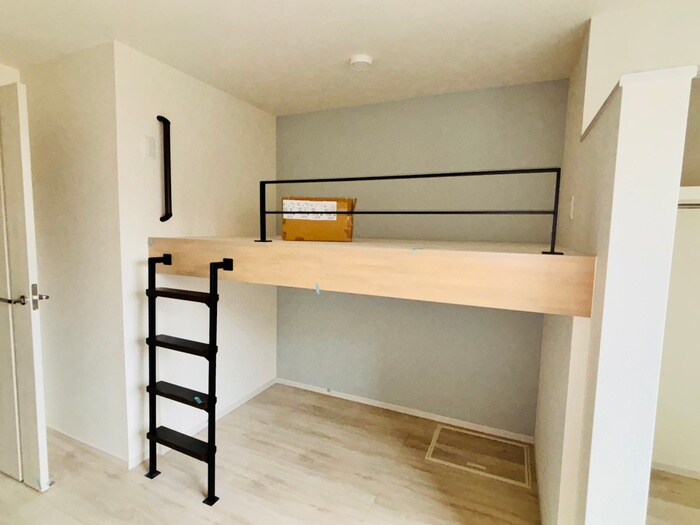 物件内観写真9　(ロフト)