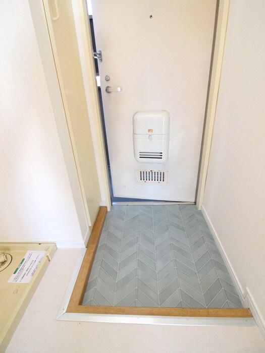 物件内観写真12　(玄関)